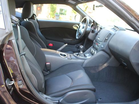 Used 2010 Nissan 370Z Coupe image 13