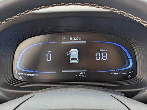 Used 2025 Hyundai Venue Limited image 20