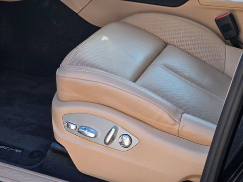 Used 2025 Porsche Macan image 20