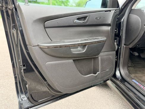 Used 2012 GMC Acadia Denali FWD image 9