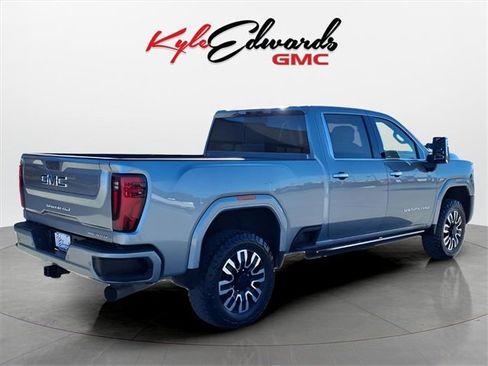 Used 2024 GMC Sierra 2500 Denali Ultimate image 5