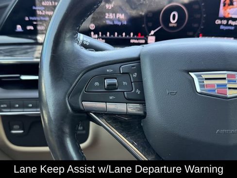 Used 2021 Cadillac Escalade Premium Luxury AWD/4WD image 16