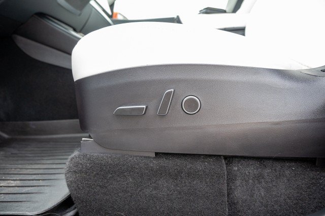Used 2022 Tesla Model Y Performance AWD/4WD image 19