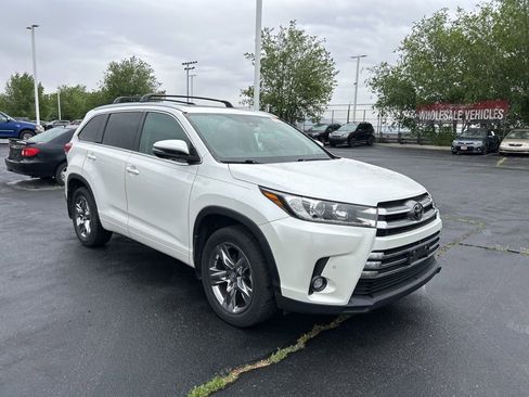 Used 2019 Toyota Highlander Limited Platinum AWD/4WD image 2