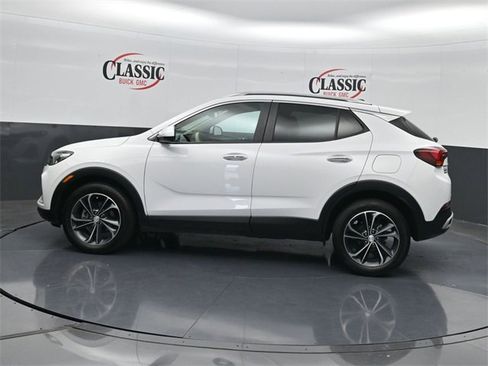 Used 2022 Buick Encore GX Select image 2