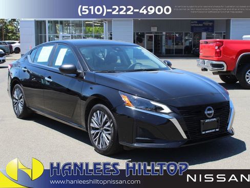 Used 2025 Nissan Altima 2.5 SV FWD image 5