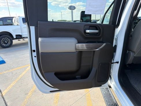 Used 2022 Chevrolet Silverado 2500 LTZ w/ LTZ Plus Package AWD/4WD image 20