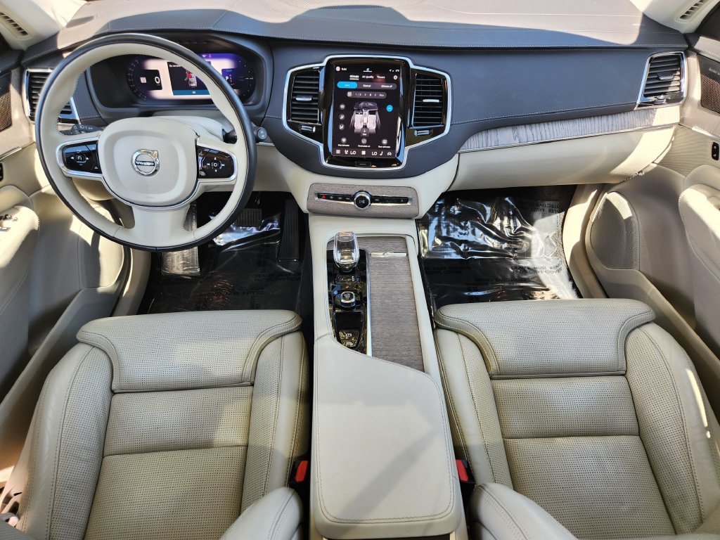 Used 2023 Volvo XC90 T8 Ultimate AWD/4WD image 16