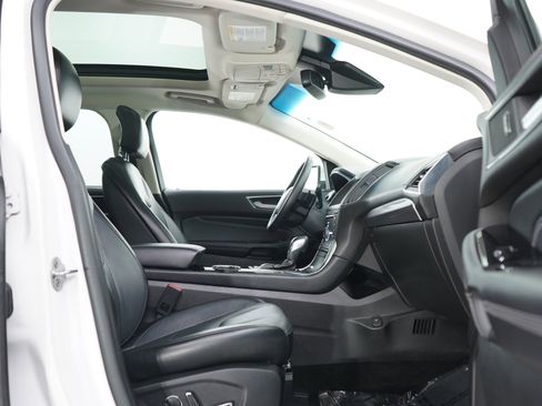 Used 2015 Ford Edge Titanium w/ Equipment Group 302A AWD/4WD image 11