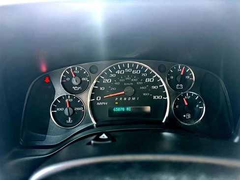 Used 2019 Chevrolet Express 2500 w/ Driver Convenience Package image 26