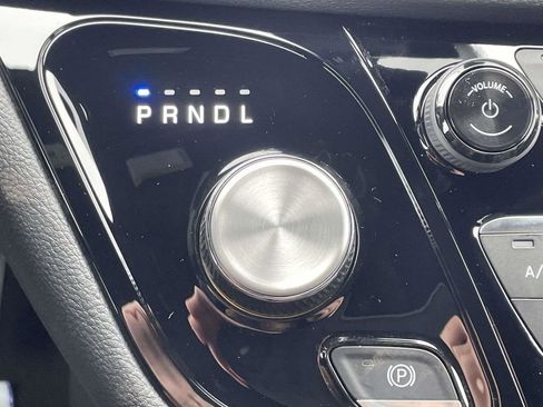 New 2026 Chrysler Pacifica Select image 35