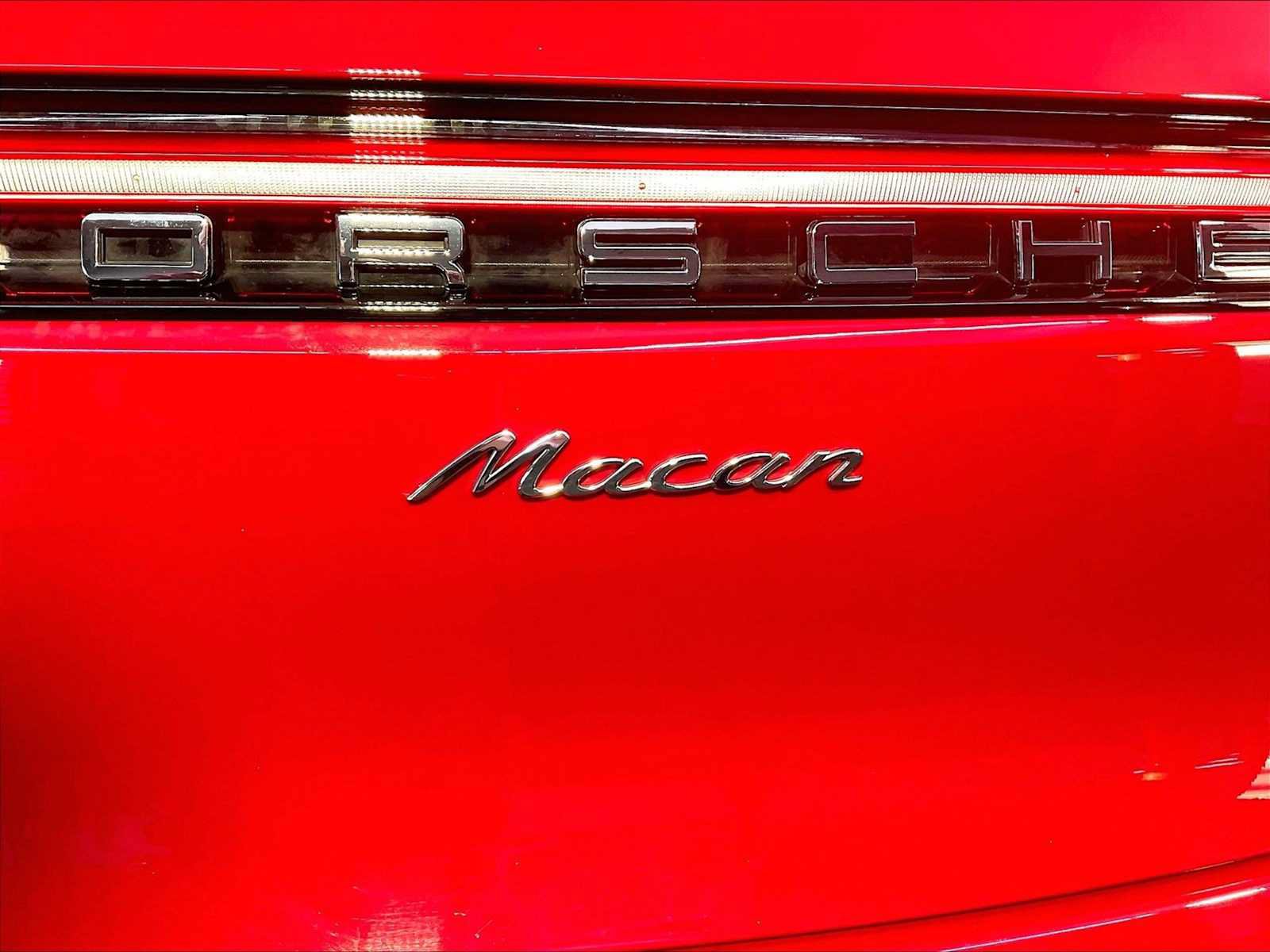 Used 2023 Porsche Macan AWD/4WD image 35