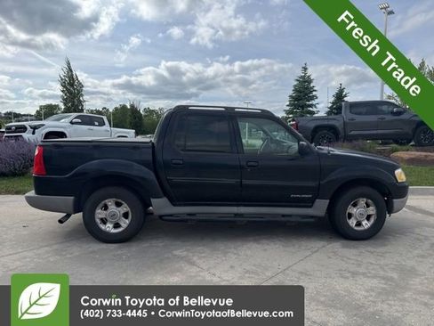 Used 2001 Ford Explorer Sport Trac 4x4 image 2