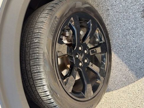 Used 2023 Ford Explorer ST-Line w/ Class IV Trailer Tow Package image 9