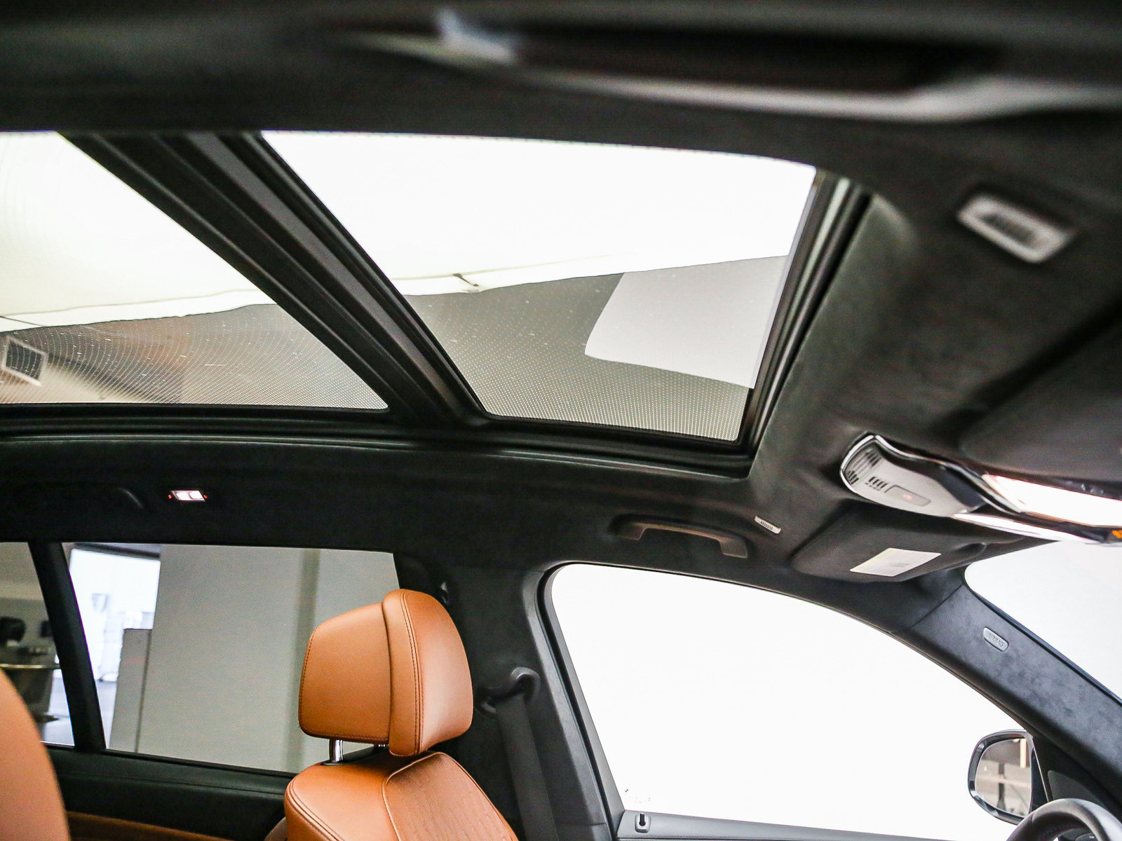 Used 2025 BMW X7 M60i AWD/4WD image 18