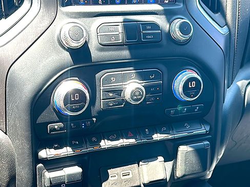 Used 2020 GMC Sierra 1500 AT4 w/ AT4 Premium Package AWD/4WD image 36