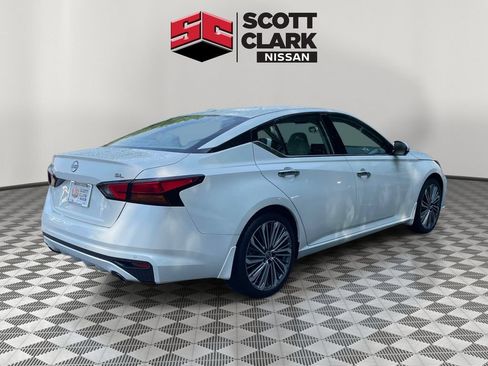 Used 2025 Nissan Altima 2.5 SL FWD image 6