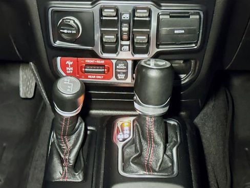 Used 2021 Jeep Wrangler Unlimited Rubicon image 14