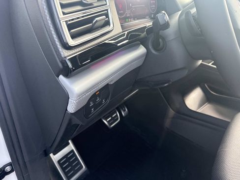Certified 2024 Volkswagen Atlas Peak Edition SEL AWD/4WD image 24
