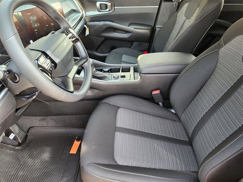 New 2026 Kia Sorento LX image 9