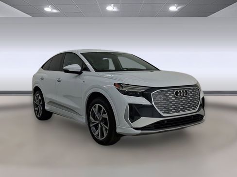 Certified 2023 Audi Q4 e-tron Prestige image 7