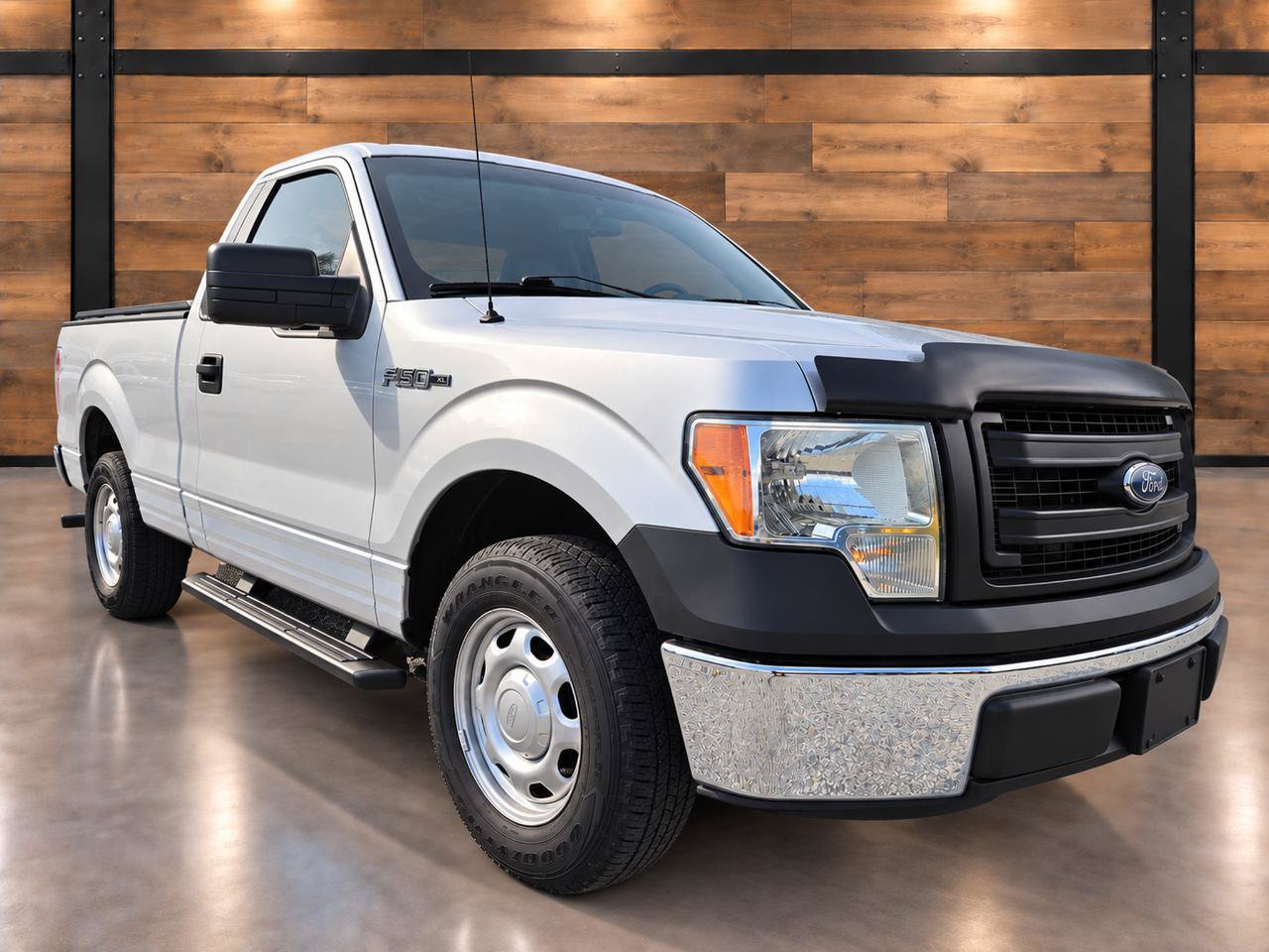 Used 2013 Ford F150 XL w/ Mid Equipment Group RWD image 1