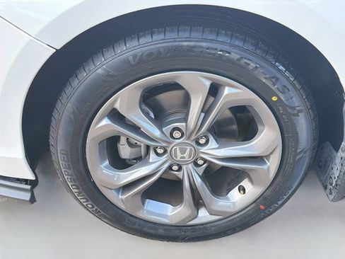 Used 2024 Honda Accord EX image 30
