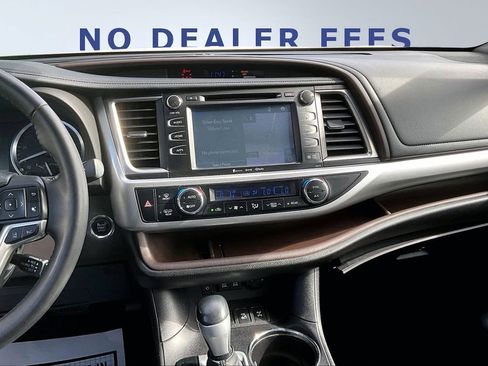Used 2017 Toyota Highlander XLE image 9