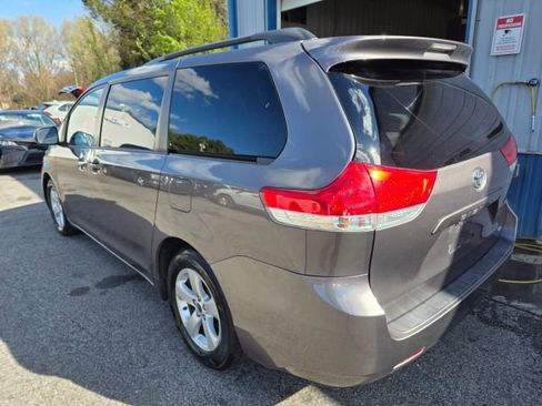 Used 2011 Toyota Sienna LE image 7
