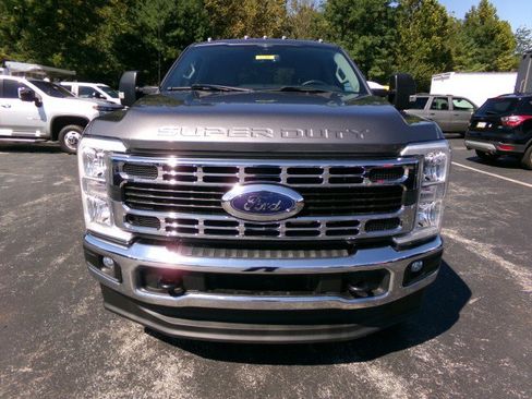 Used 2023 Ford F250 XLT w/ FX4 Off-Road Package AWD/4WD image 3