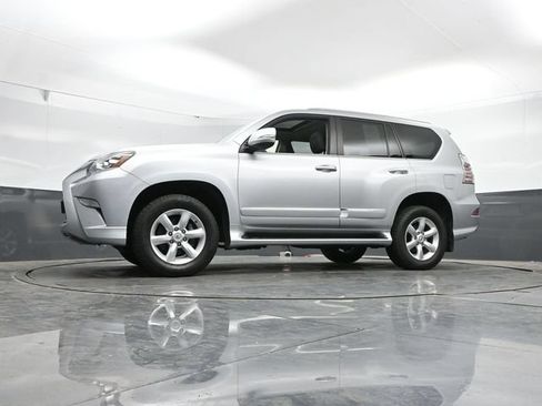 Used 2017 Lexus GX 460 w/ Navigation Package AWD/4WD image 43