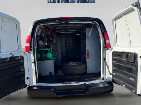 Used 2017 Chevrolet Express 3500 Extended image 10