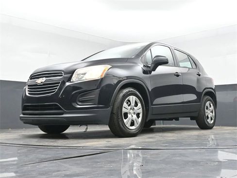Used 2015 Chevrolet Trax LS w/ LPO, Cargo Package image 44