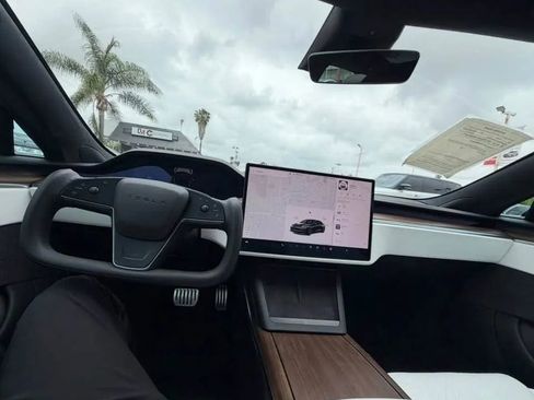 Used 2022 Tesla Model S Standard Range image 6