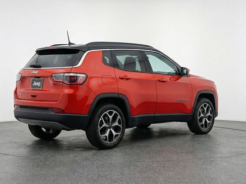 Used 2025 Jeep Compass Limited AWD/4WD image 9