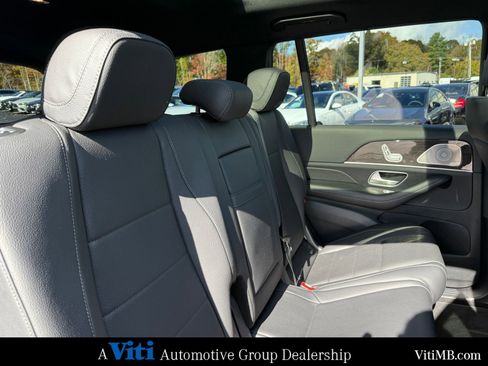 Used 2022 Mercedes-Benz GLS 450 4MATIC image 28