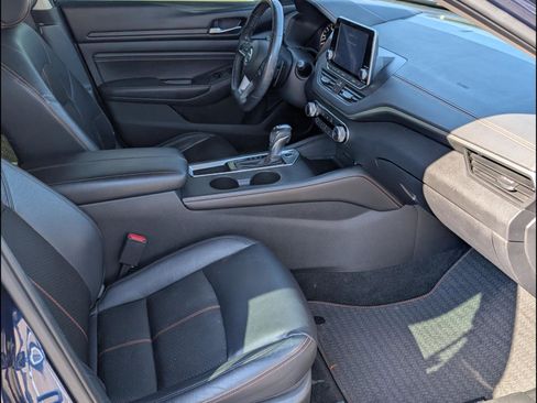 Used 2019 Nissan Altima 2.5 SR w/ SR Premium Package image 18