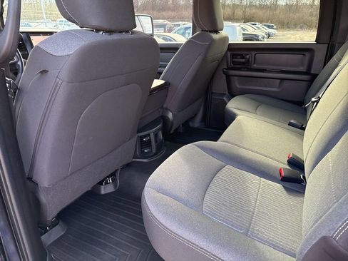 Used 2024 RAM 2500 Tradesman w/ Chrome Appearance Group image 9