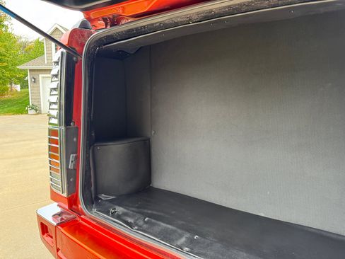 Used 2003 HUMMER H2 w/ Preferred Equipment Group image 37