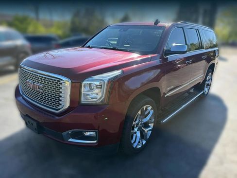 Used 2016 GMC Yukon XL Denali w/ Open Road Package AWD/4WD image 3