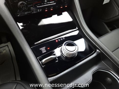 New 2025 Jeep Grand Cherokee Limited image 30