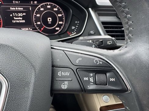 Used 2018 Audi Q5 2.0T Premium Plus w/ Premium Plus Package image 23