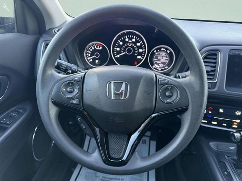 Used 2017 Honda HR-V EX image 28