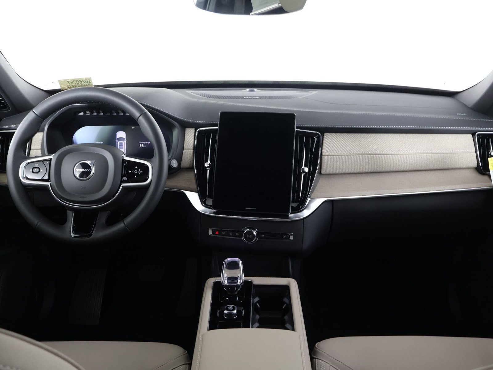 New 2026 Volvo XC90 T8 Plus w/ Protection Package Premier AWD/4WD image 5