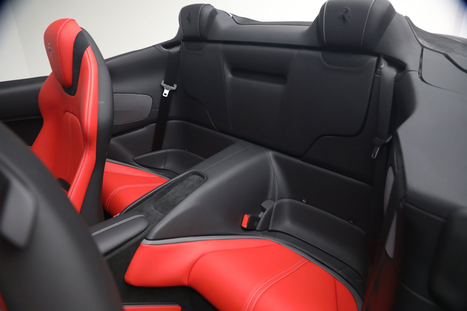 Certified 2026 Ferrari Roma Spider RWD image 21