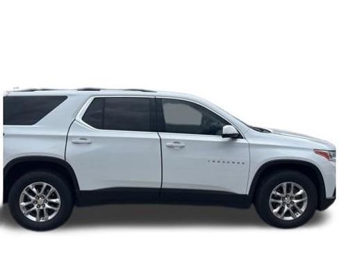 Used 2020 Chevrolet Traverse LT image 18