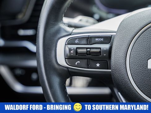 Used 2025 Kia Sportage EX FWD image 28