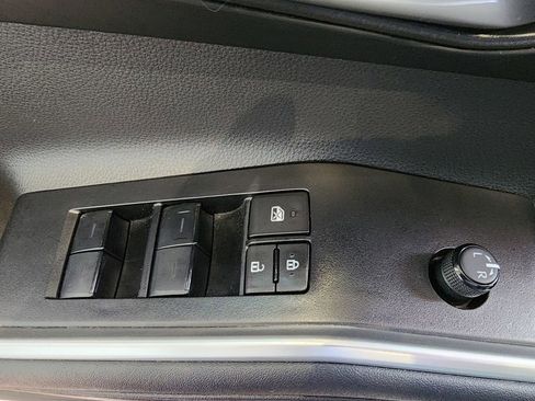 Used 2023 Toyota Highlander XLE image 17