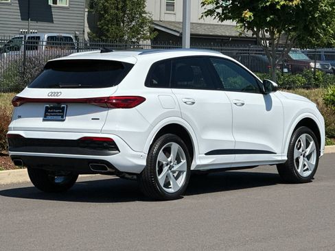 Used 2025 Audi Q5 Premium Plus AWD/4WD image 3