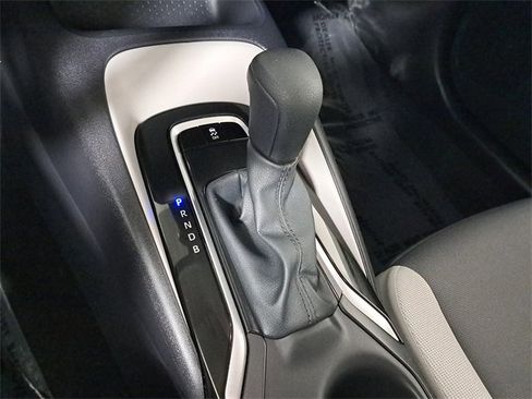 Used 2025 Toyota Corolla LE w/ Convenience Package image 30